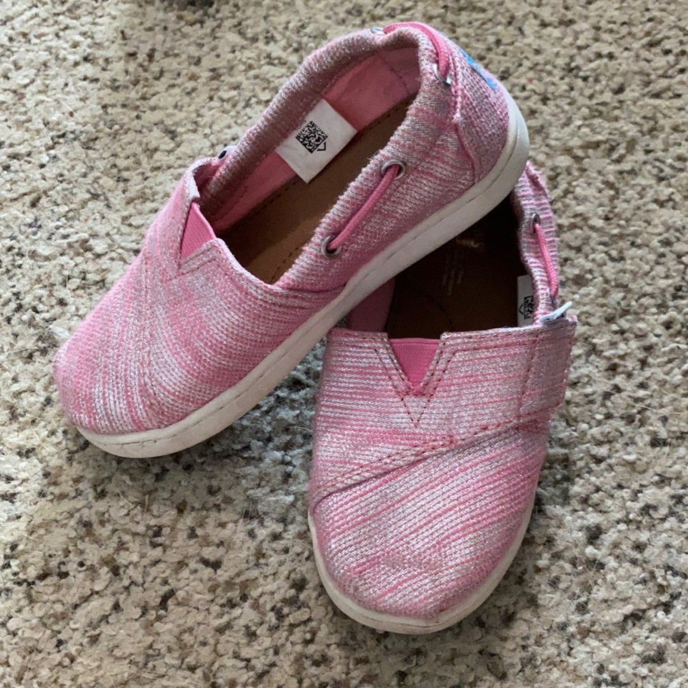 Pink & silver TOMS